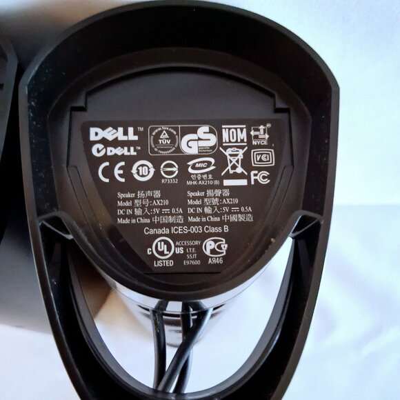 Lot of 3 Electronics: Speakers, Webcam, And DVI-A to VGA Adapter. - Picture 6 of 10